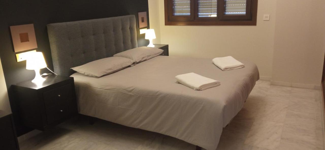 Fibes Lux Este. Appartement Sevilla